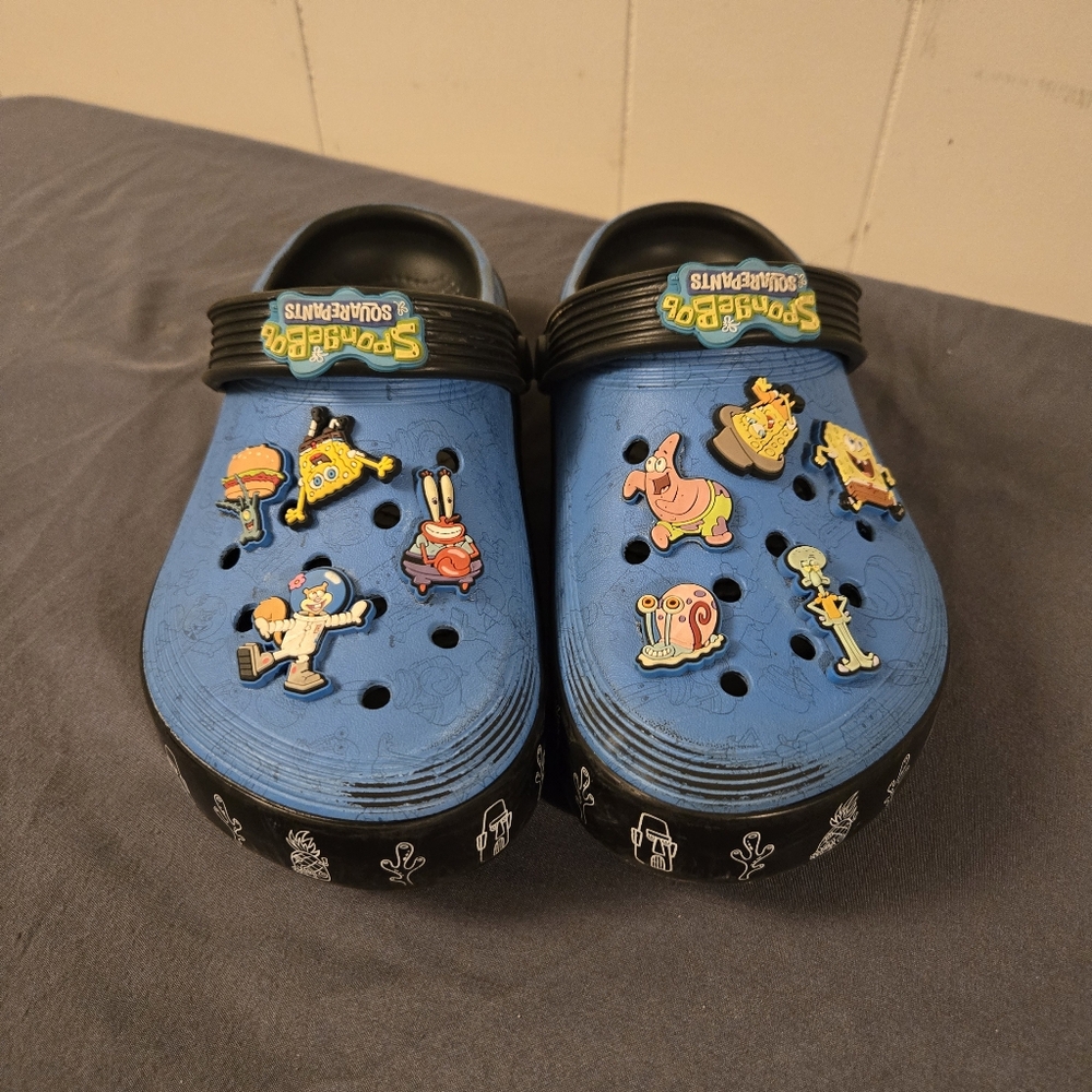 SpongeBob SquarePants CROCS Kids Youth Size 3 Blue and Black W/ All Jibbitz